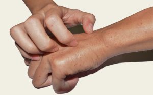 Left Hand Itching Meaning Money: What’s Behind the Belief?