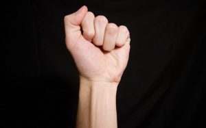 Left Hand Itching Meaning Money: What’s Behind the Belief?