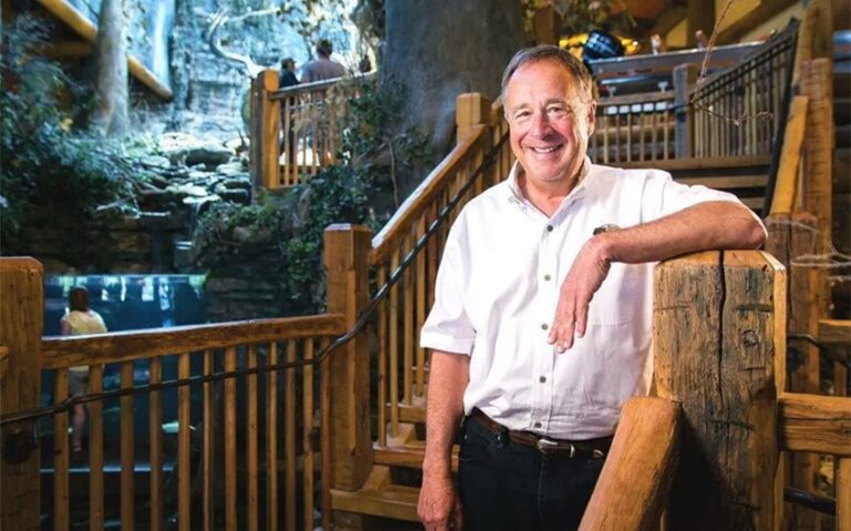 what is johnny morris' net worth